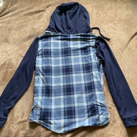 Super soft Ardene plaid button up - Picture 2 of 3